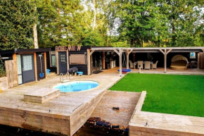 Bohemian included boat supboards and pool 5 minutes by boat from parking to the bohemien
